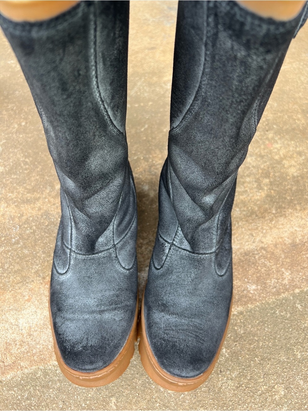Keen Willamette Women’s Black Suede Mid-Calf Boots with Tan Trim - Picture 8 of 15